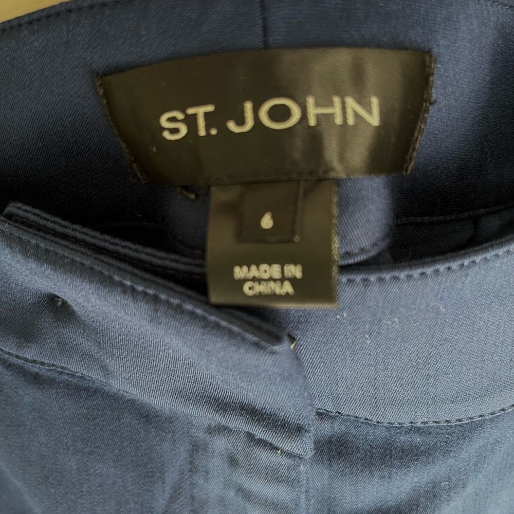 St. JOHN | Ankle Crop Luxury Wool Blend Pant - Picture 4 of 4